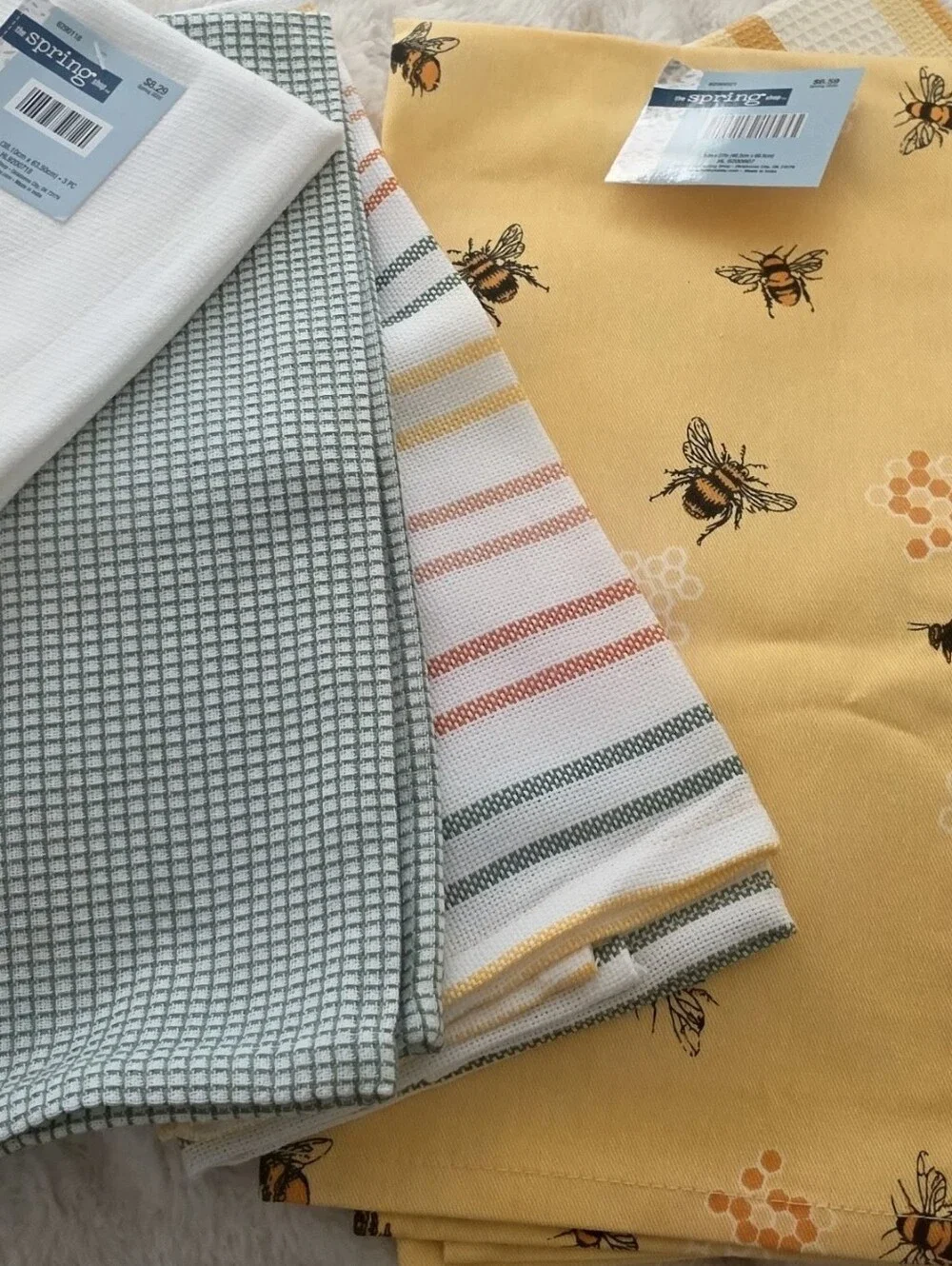 Set Of 5 NWT Hobby Lobby Spring Bee Themed Kitchen Towels